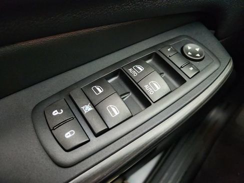 Used 2016 Jeep Cherokee Trailhawk w/ Comfort/Convenience Group AWD/4WD image 26
