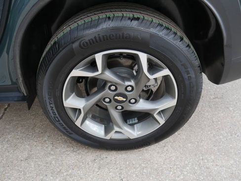 Used 2025 Chevrolet Trax LT FWD image 30