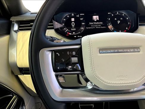Certified 2025 Land Rover Range Rover SE AWD/4WD image 11
