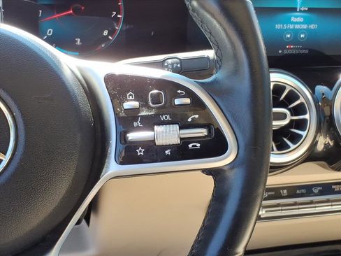 Used 2020 Mercedes-Benz GLB 250 4MATIC image 23
