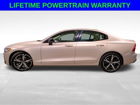 Used 2024 Volvo S60 B5 Plus image 3