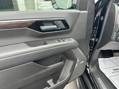 Certified 2025 Chevrolet Suburban Premier image 12