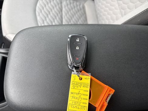 Used 2021 Chevrolet Equinox LS image 21