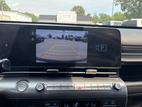 Used 2025 Hyundai Kona SEL AWD/4WD image 18