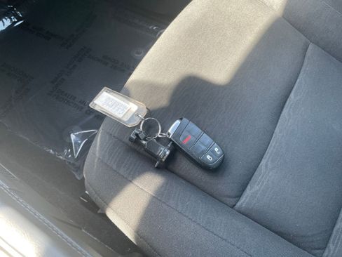 Used 2024 Dodge Durango SXT image 22