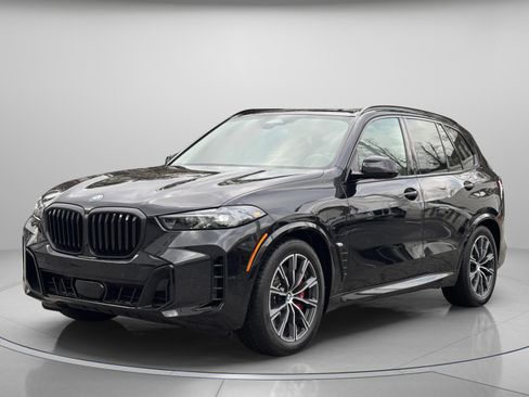 Used 2026 BMW X5 xDrive50e w/ M Sport Package image 2