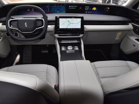 New 2026 Lincoln Nautilus Reserve image 16