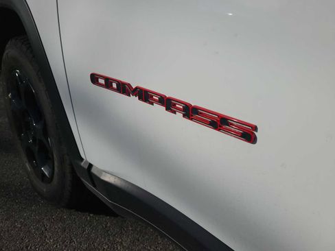 New 2024 Jeep Compass Trailhawk w/ Sun and Sound Group image 18