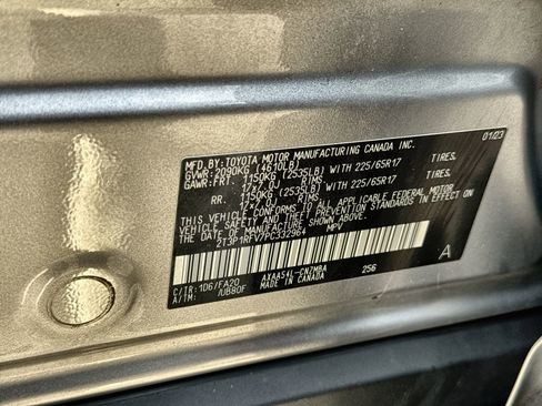 Used 2023 Toyota RAV4 XLE AWD/4WD image 26