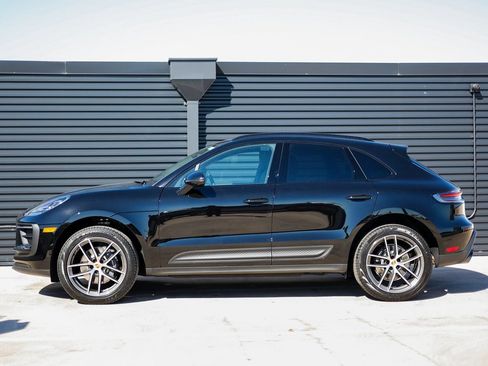 Certified 2026 Porsche Macan AWD/4WD image 2