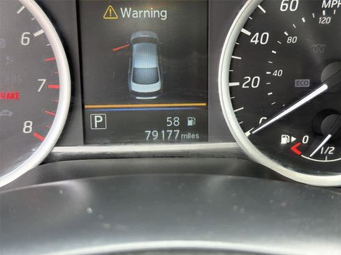 Used 2019 Nissan Sentra SR FWD image 19