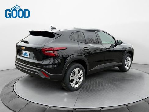 New 2026 Chevrolet Trax LS w/ Driver Confidence Package FWD image 5