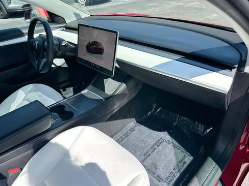 Used 2022 Tesla Model 3 Standard Range RWD image 28