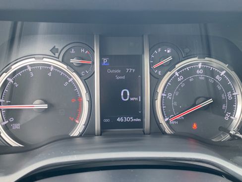 Used 2022 Toyota 4Runner TRD Off-Road Premium w/ Moonroof Package AWD/4WD image 17