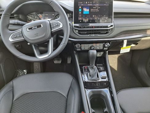 New 2026 Jeep Compass Latitude AWD/4WD image 19