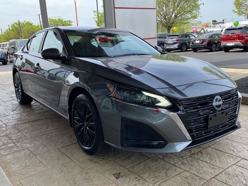 Certified 2025 Nissan Altima 2.5 SV w/ SV Special Edition Package AWD/4WD image 3