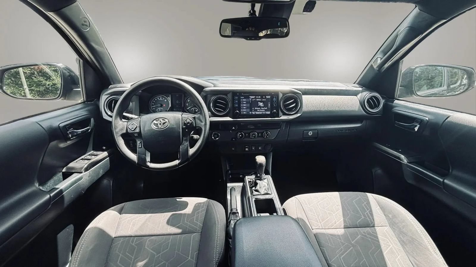 Used 2018 Toyota Tacoma TRD Sport RWD image 15