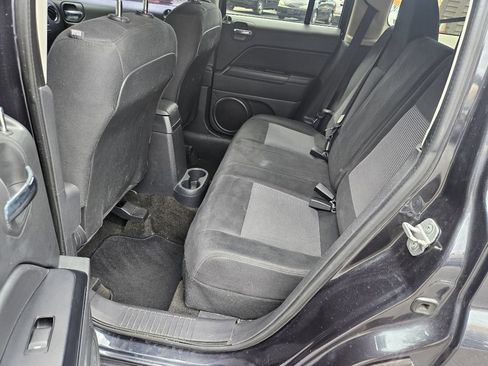 Used 2014 Jeep Patriot Latitude FWD image 13