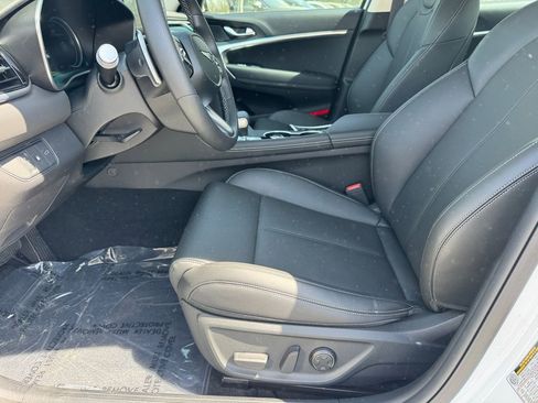 Used 2026 Genesis G70 2.5T image 9
