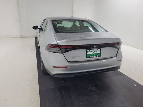 Used 2023 Honda Accord EX image 6