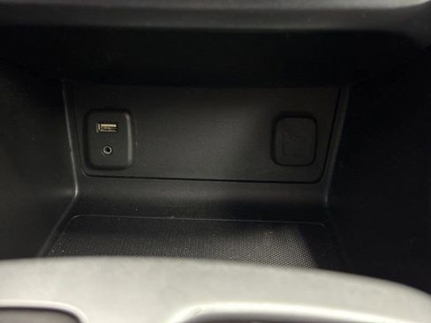 Used 2018 Chevrolet Colorado LT RWD image 30