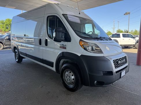 Used 2021 RAM ProMaster 2500 w/ Convenience Group FWD image 3