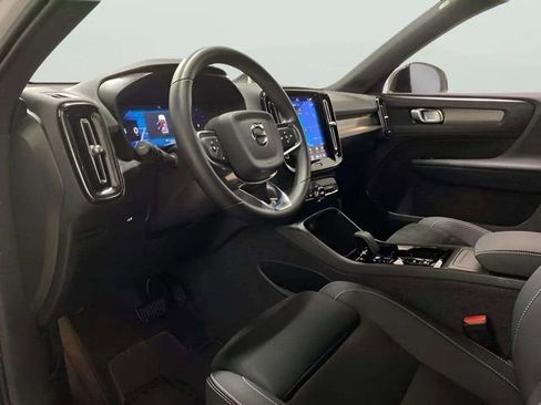Used 2025 Volvo XC40 B5 Plus AWD/4WD image 60