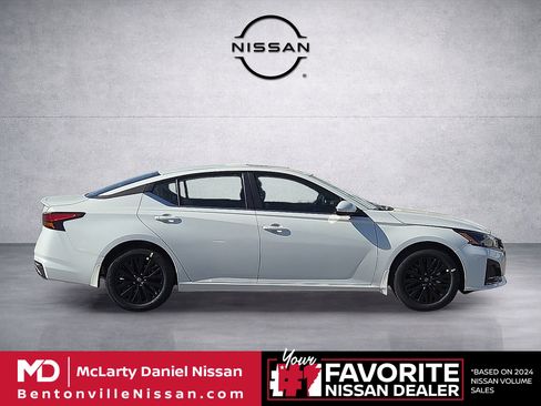 New 2026 Nissan Altima 2.5 SV FWD image 6