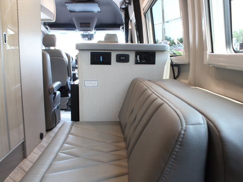Used 2024 Mercedes-Benz Sprinter 3500 image 75