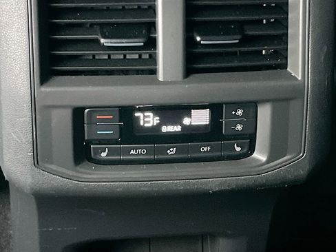 Used 2022 Volkswagen Atlas SEL Premium image 27