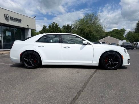 Used 2023 Chrysler 300 C RWD image 10