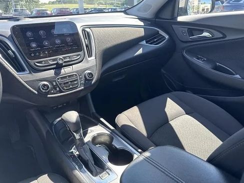 Used 2024 Chevrolet Malibu LT FWD image 11