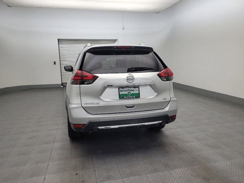 Used 2018 Nissan Rogue SV FWD image 6