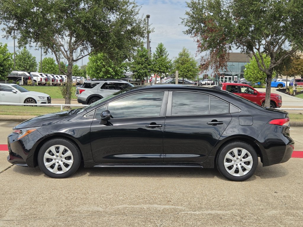 Used 2024 Toyota Corolla LE FWD image 6