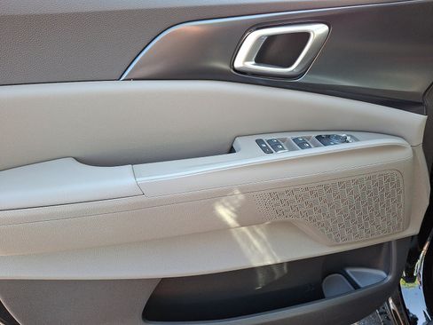 New 2026 Kia Carnival LXS FWD image 5