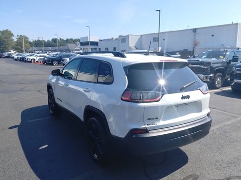 Used 2023 Jeep Cherokee Altitude Lux image 5