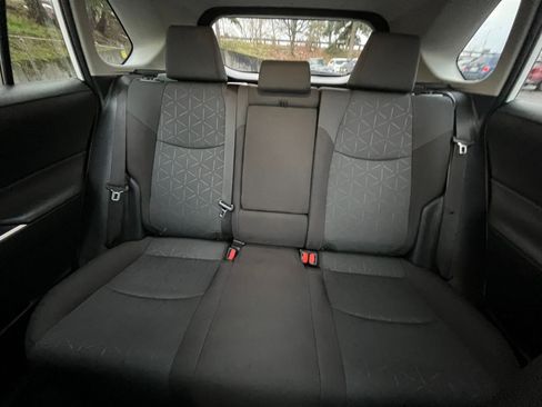 Used 2025 Toyota RAV4 XLE image 40