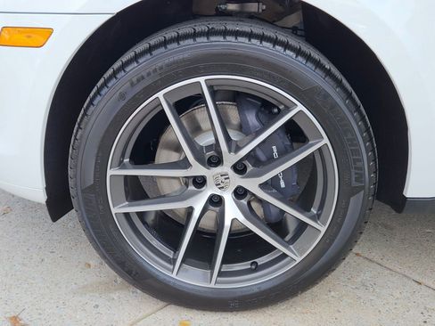 New 2026 Porsche Macan image 29