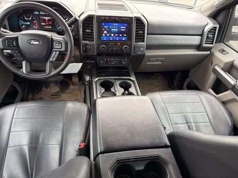 Used 2020 Ford F350 XLT w/ XLT Premium Package image 16
