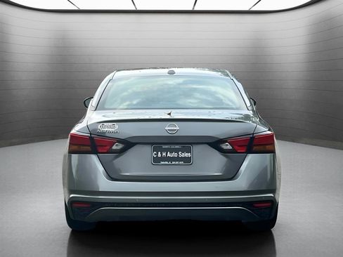 Used 2025 Nissan Altima 2.5 SV FWD image 8