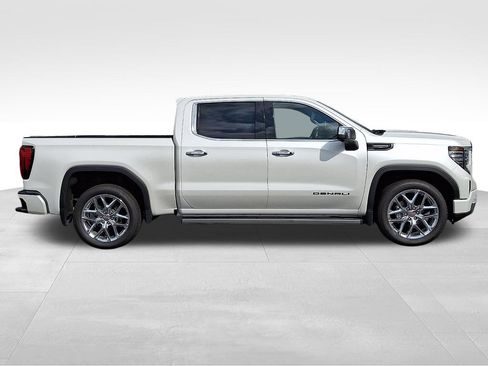 Used 2023 GMC Sierra 1500 Denali Ultimate AWD/4WD image 7