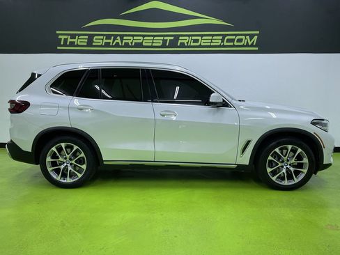 Used 2021 BMW X5 xDrive45e w/ Premium Package image 11