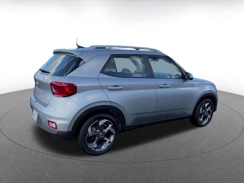 Used 2025 Hyundai Venue SEL image 15