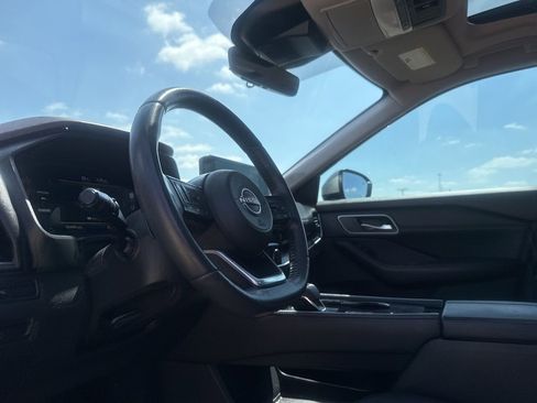 Certified 2022 Nissan Rogue Platinum w/ Head-Up Display Package image 35