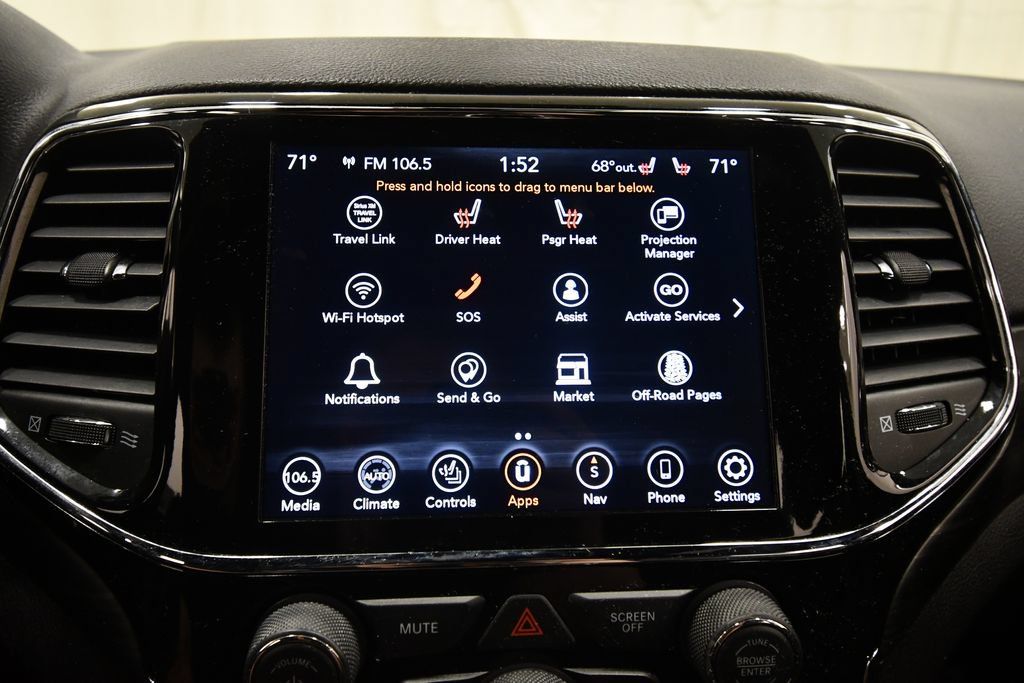 Used 2021 Jeep Grand Cherokee Altitude AWD/4WD image 23