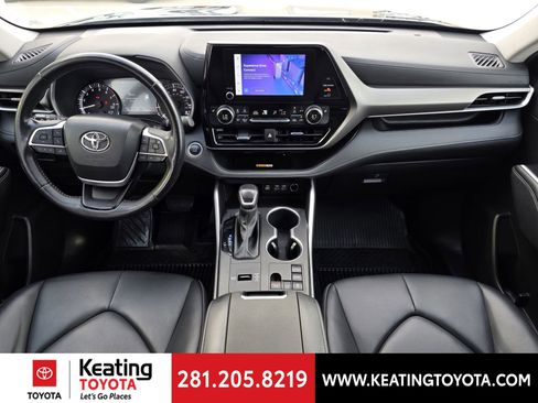 Used 2024 Toyota Highlander XLE FWD image 11
