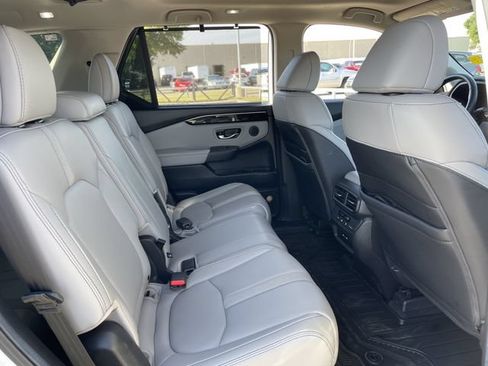 Certified 2025 Honda Pilot Touring image 28
