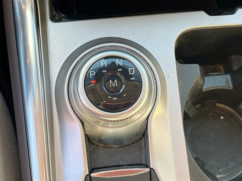 Used 2020 Ford Explorer Platinum w/ Premium Technology Package image 17