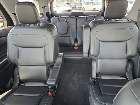Used 2023 Ford Explorer XLT w/ Equipment Group 202A AWD/4WD image 13