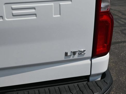 Used 2021 Chevrolet Silverado 2500 LTZ w/ LTZ Premium Package AWD/4WD image 15